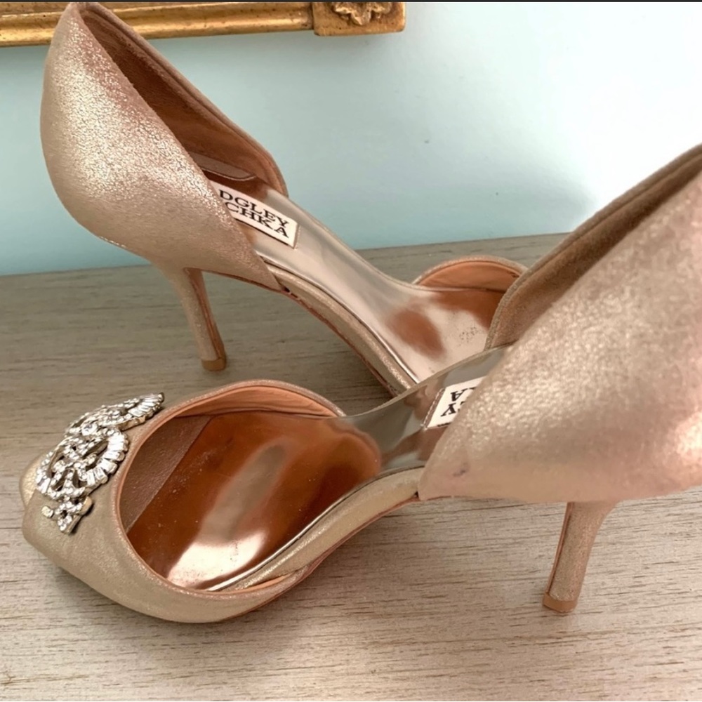 Badgley Mischka - Gold Leather Shoes - EUC Size 7.5